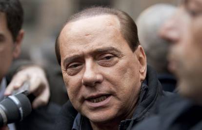Berlusconi zbog sendviča ne može na lokalne izbore