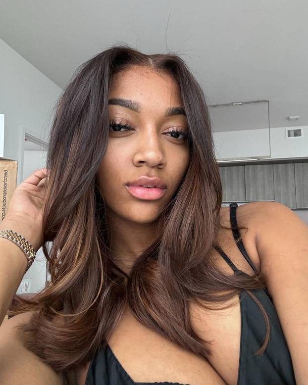 FOTO Dominira u sportu, bori se za prava žena i nosi revije. Ona je definicija košarkaškog anđela