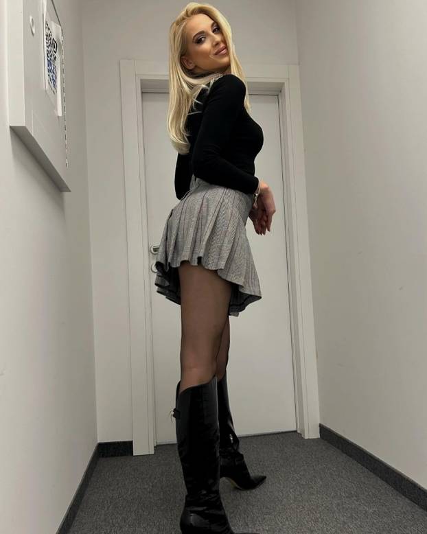 FOTO Srpska voditeljica osvojila euroligaške parkete, zablistala i u Zadru. Govori tri strana jezika