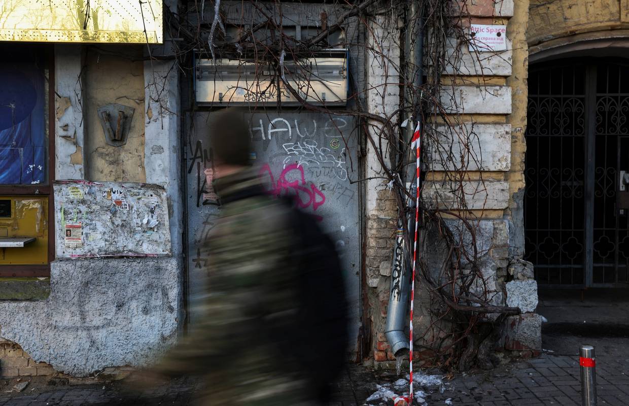 Jedan čovjek ubijen, a dvoje ranjeno u ruskom granatiranju! 12 kuća je uništeno u Toretsku