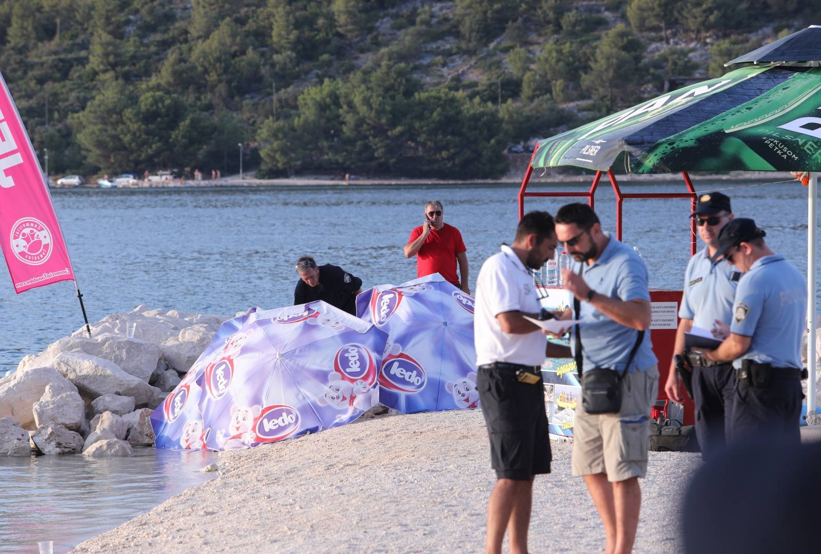 Policijski očevid nedaleko od mjesta sudara jet skija i jedrilice kod Marine