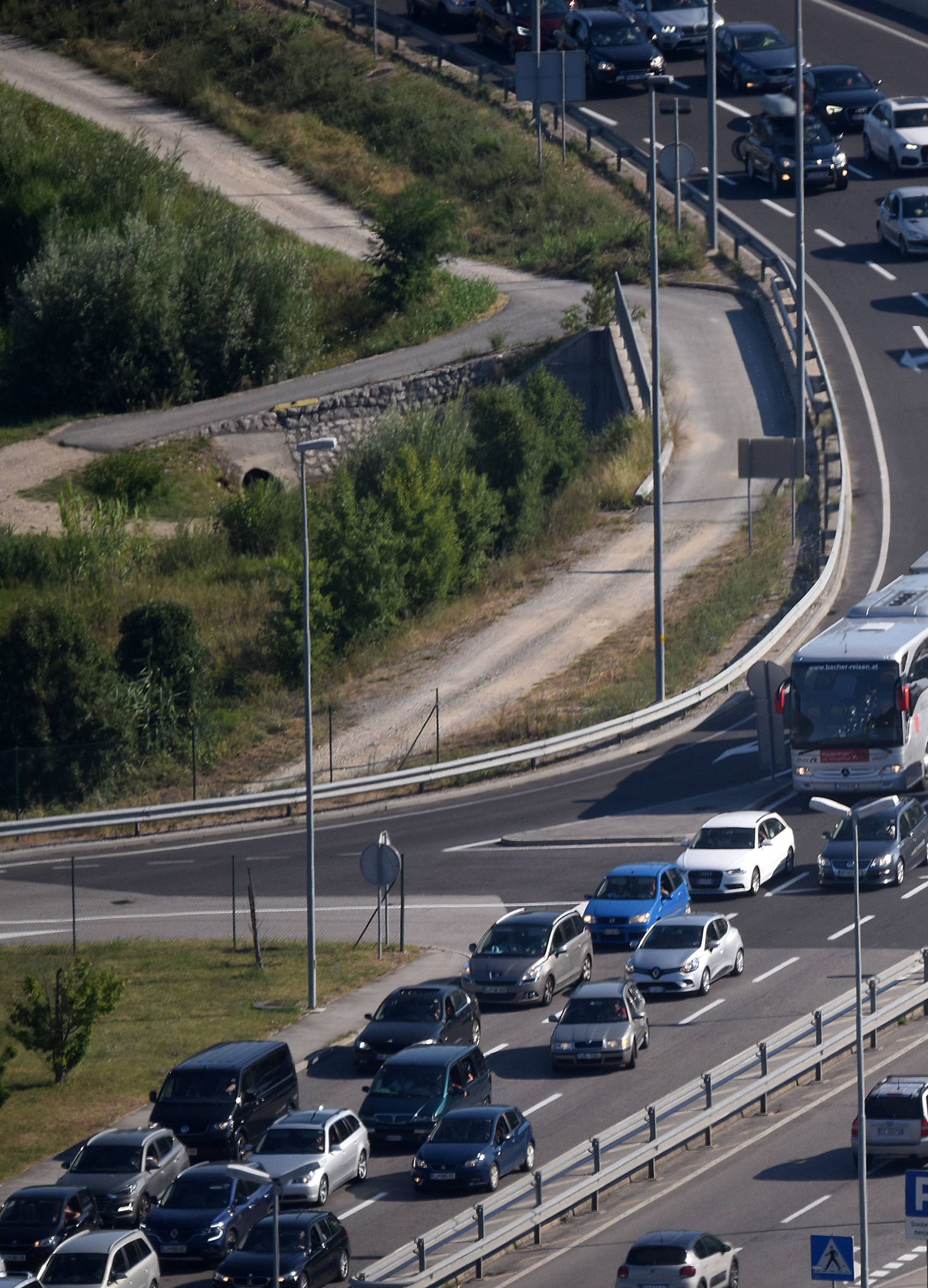 Fantomske gužve: Matematika kaže kriv je nedovoljan razmak