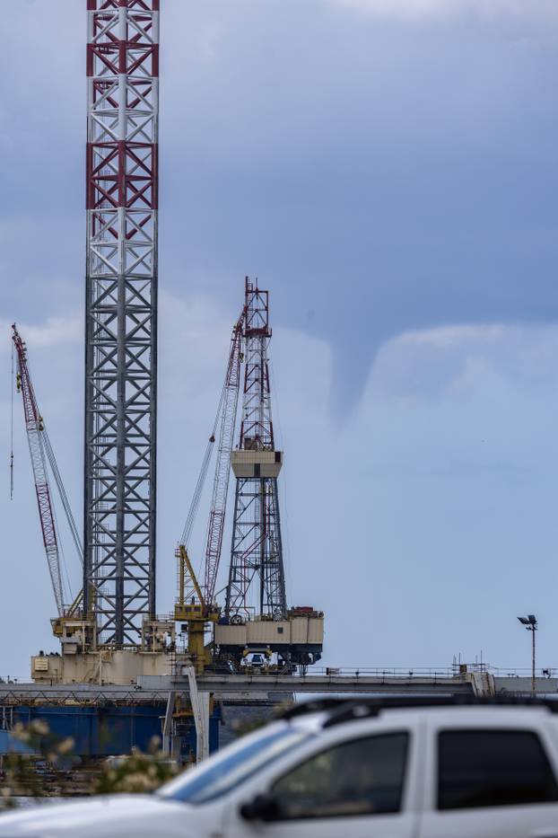 Kod Pule se formirala pijavica