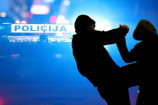 U&Zcaron;AS Dvojica pijanih mladi&cacute;a pretukli Srbina (21) na Pagu!
