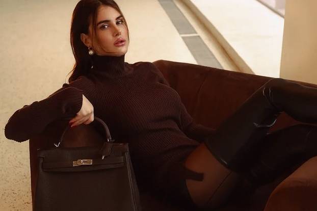 FOTO Talijanka seksi outfitima oduševljava milijune, a za sebe kaže: 'Ja sam loš utjecaj'