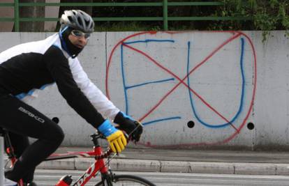 Grafitima protiv EU poručili: 'Ne srljajte kao guske u maglu'
