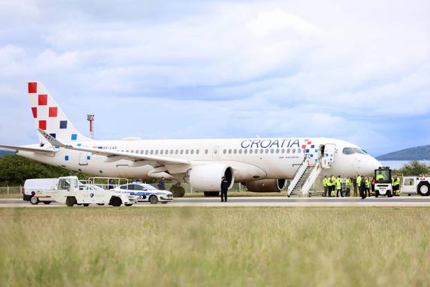 Split: Avion Croatia Airlinesa izletio sa staze