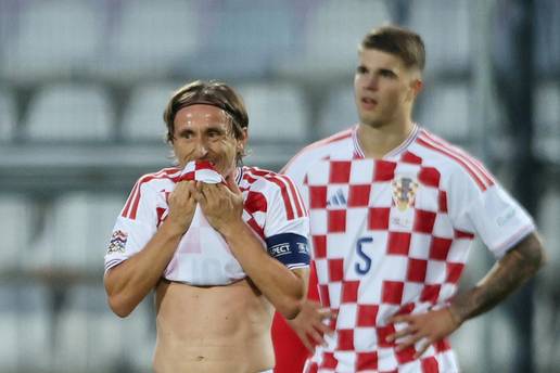 MODRI&Cacute; NA RUBU SUZA 'Prvi put u 20 godina reprezentacije me sram! Ovo je nedopustivo'
