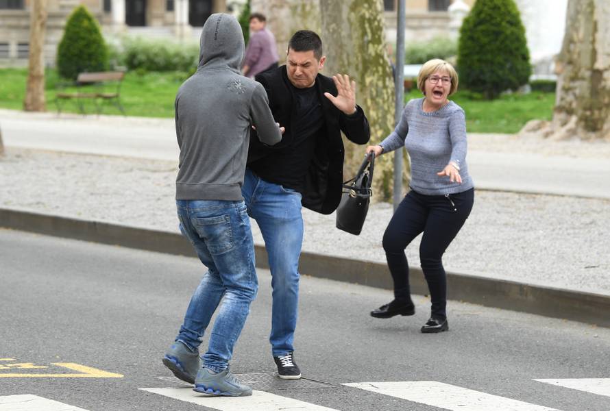 Incident ispred suda: Vikali na majku ubijene pa su se potukli