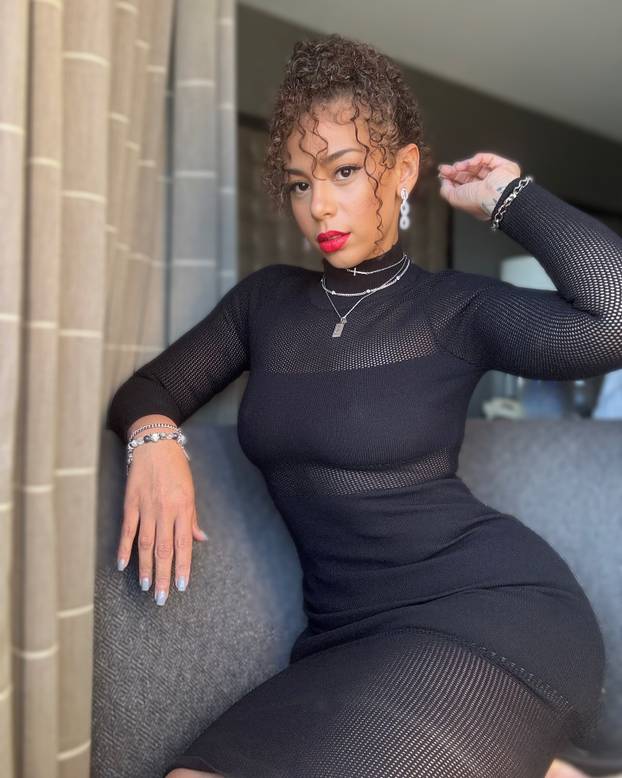 FOTO Ona je 'Bomba', doslovno. Nekad je najavljivala borbe pa promijenila posao. I voli kečera