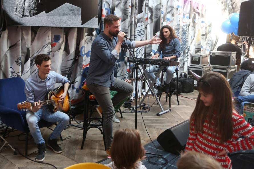 Matija Cvek: Veseli me što ljudi izabiru 'Visine' za prvi ples...