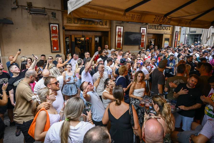 Zagreb: Atmosfera u centru grada uoči sutrašnjeg koncerta Marka Perkovića Thompsona