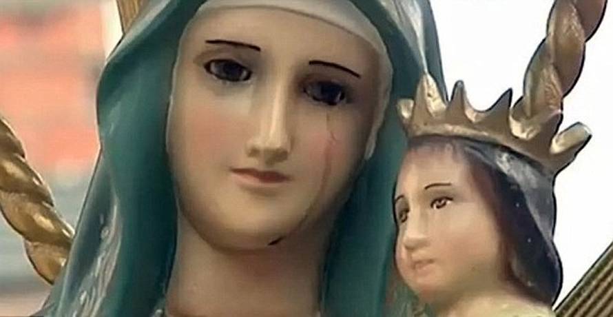 Čudo ili...? Vjernici hrle kako bi vidjeli krvavu suzu Bogorodice