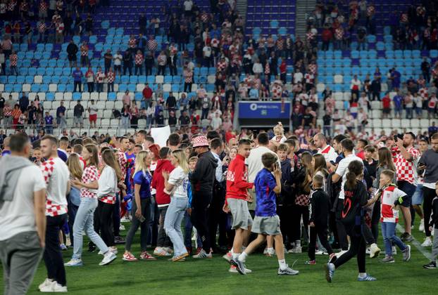 Osijek: Slavlje Hrvatske na stadionu nakon pobjede nad Češkom rezultatom 5:1