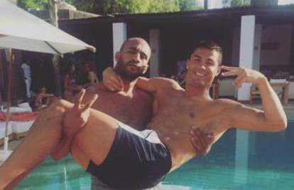 Ronaldo često leti u Marakeš gdje pada u zagrljaj boksača 