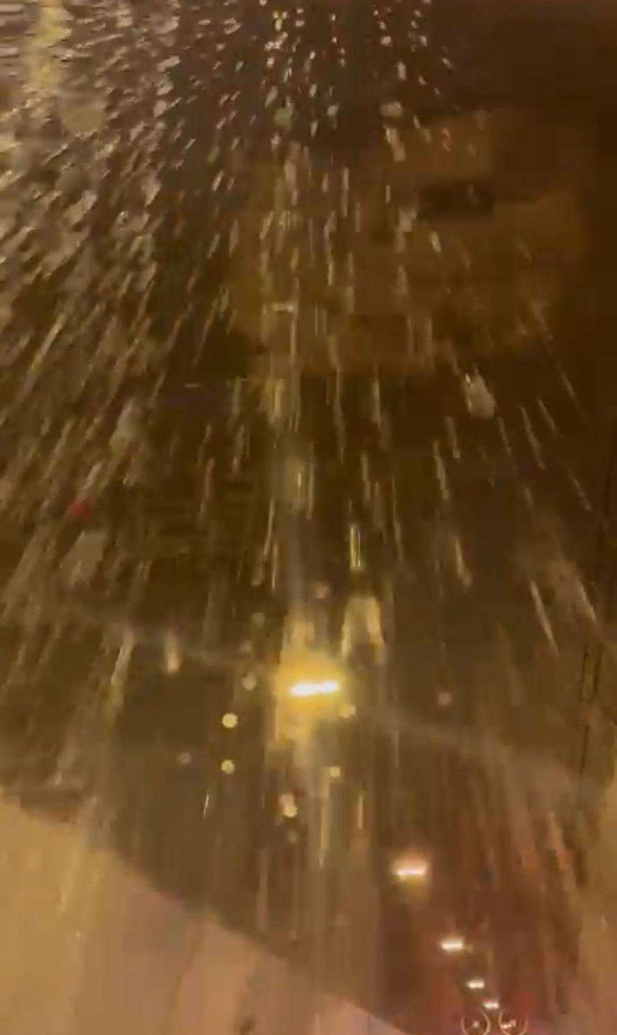 VIDEO Nevjerojatno! U tunelu Učka procurila voda po autima