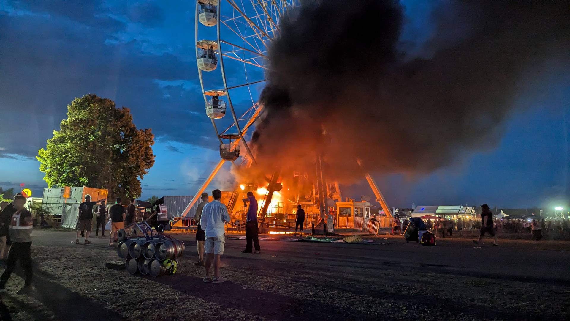 Highfield Festival - Ferris wheel on fire