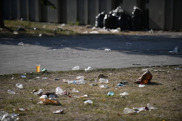Zagreb: Čišćenje Bundeka jutro nakon Thompsonovog koncerta