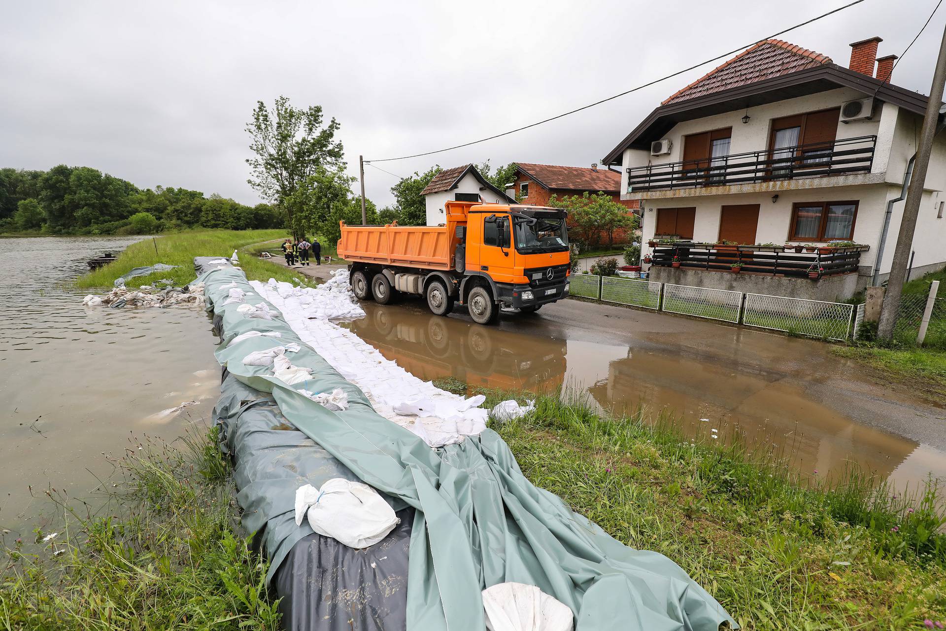 Stanovnici sela Letovanić i okolice pripremaju se za obranu od poplave