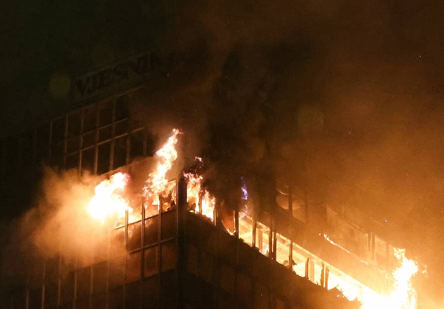 Zagreb: Pozar u Vjesnikovom neboderu