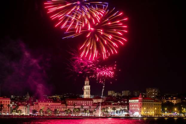 Split: Vatromet povodom obilježavanja blagdana svetog Dujma