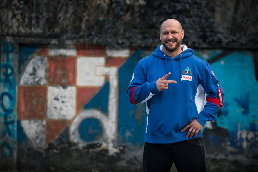 Stoka objavio staru fotografiju: Evo kako je izgledao kao dječak