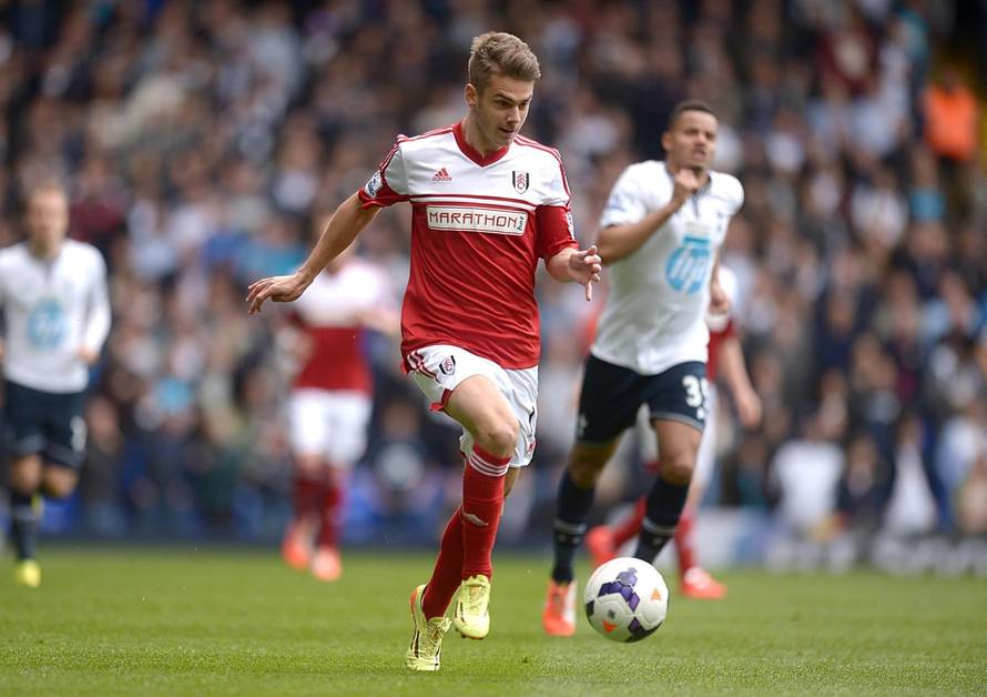 Soccer - Barclays Premier League - Tottenham Hotspur v Fulham - White Hart Lane