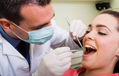 Tjeskoba izaziva rane u ustima i taloženje kamenca na zubima