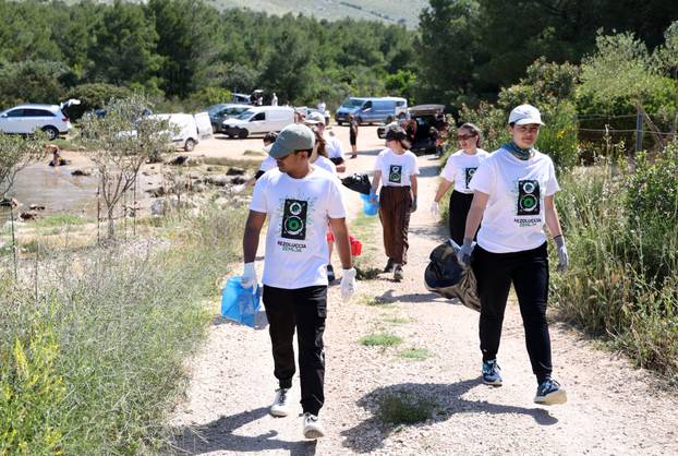 Grebaštica: Akcija ?iš?enja u sklopu projekta Rezolucija Zemlja 