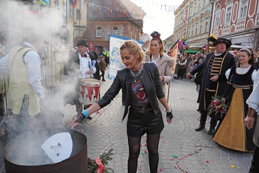 U Ptuju je najstarije europsko kino, vino se kuša u tunelima, a proljeće slavi veselim maskama