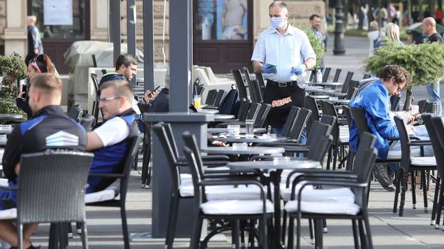 Zagreb: Kafićima i restoranima od danas dozvoljen rad
