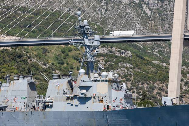 Dubrovnik: U luku uplovio razarač američke mornarice USS Oscar Austin 