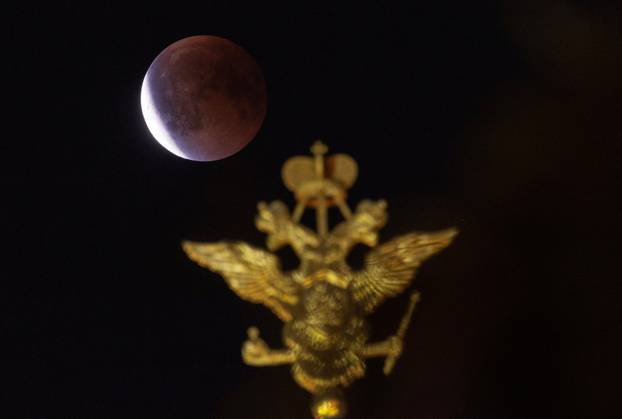 A total lunar eclipse in Moscow