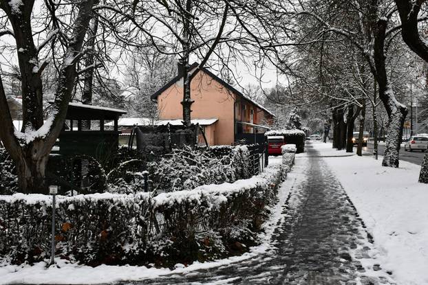 Prava zimska idila na ulicama Slavonskog Broda