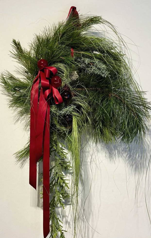 FOTO Domaći kreativci svojim vijencima za vrata stvaraju blagdansku magiju već na ulazu