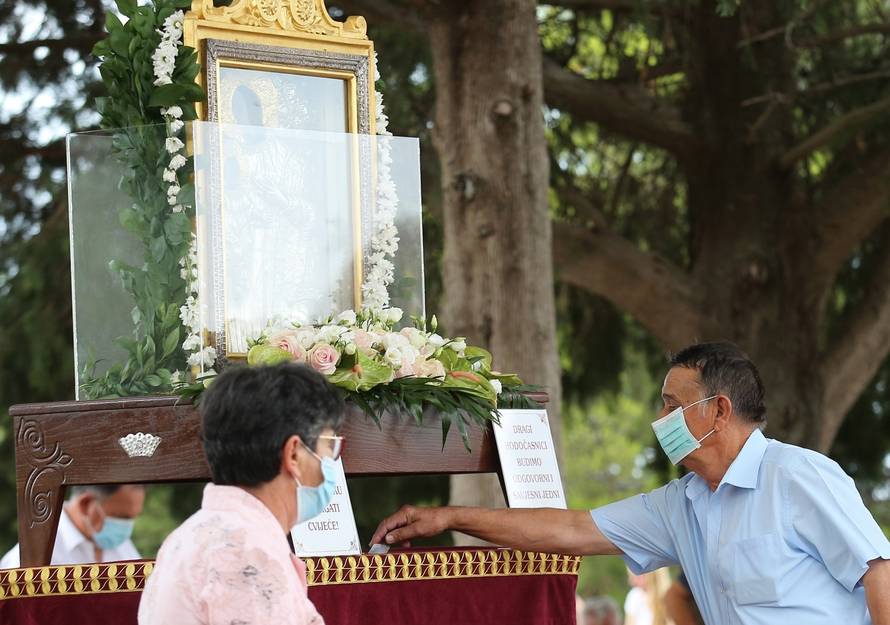 Vrpolje: Uz poštivanje svih epidemiolških mjera obilježen blagdan velike Gospe