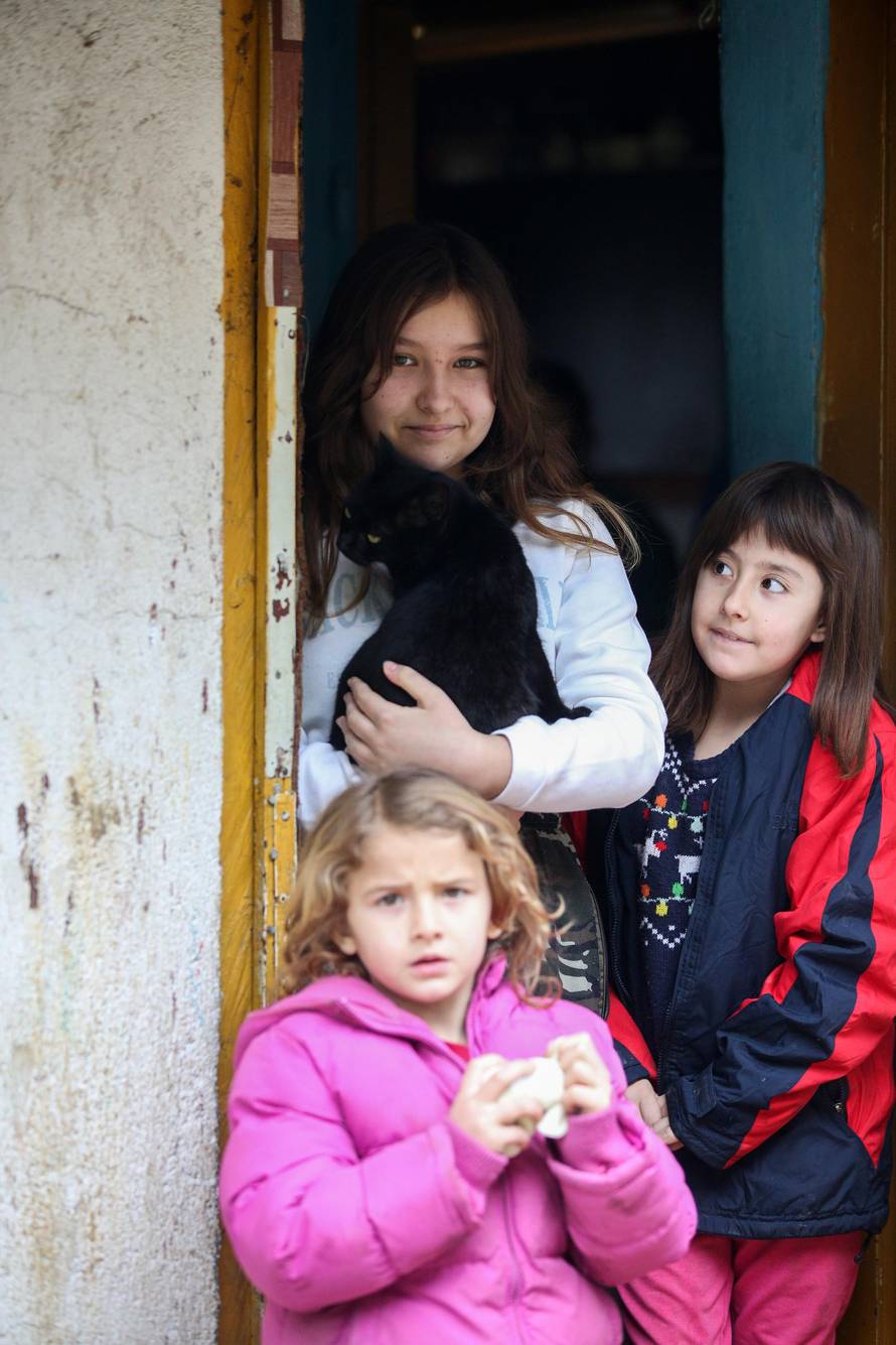 Zlatar: Obitelj Bolsec ima tri kćeri i žive u trošnoj drvenoj kući