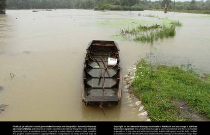 U Dubrovniku bez pitke vode;  izlila se Mura, a prijeti i Drava