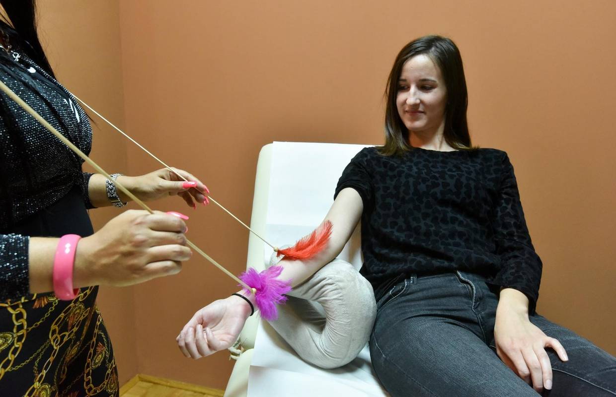 Bili smo na tretmanu češkanja, nokti su pobijedili i pero i kist