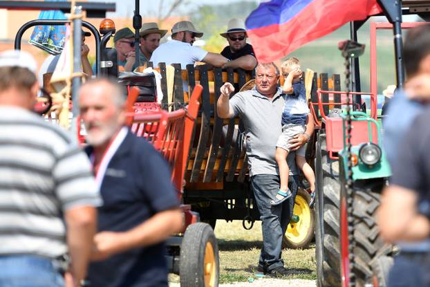 Sveti Urban: Međunarodni traktorski rally na štrigovskim vinogradima 