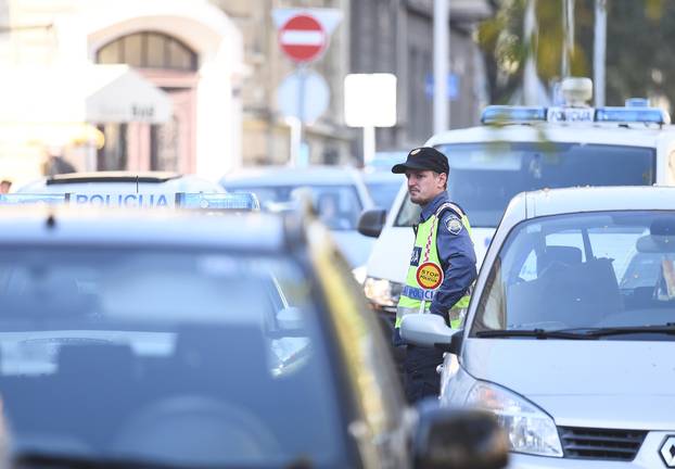 Zagreb: Taksist naletio na dvije curice 
