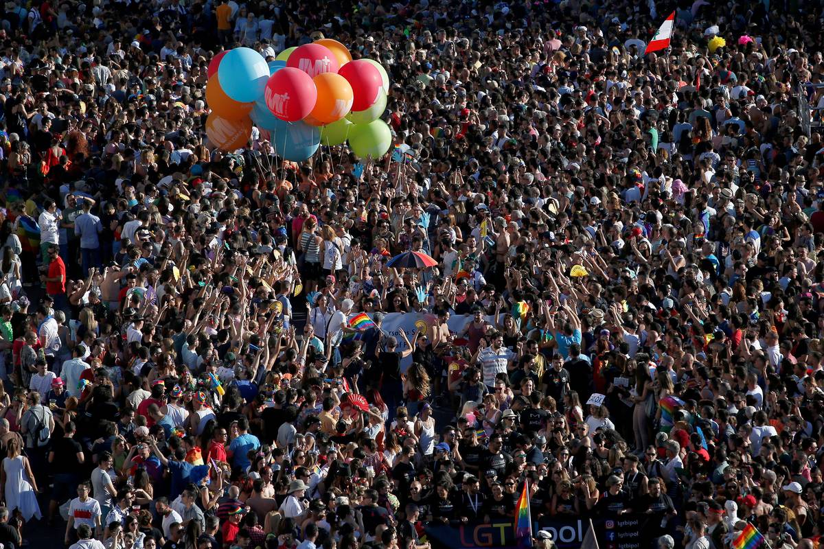 Stotine tisuća ljudi na Prideu u Madridu slavi jednakost ljubavi
