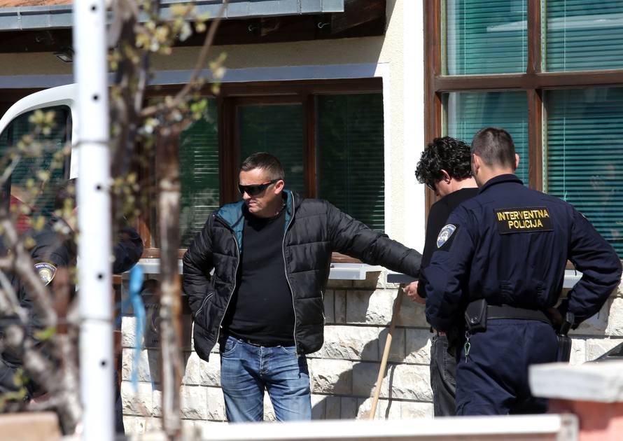 Osvetio im se za prigovaranje: Hladnokrvno smaknuo roditelje