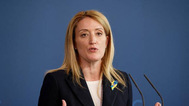 FILE PHOTO: German Chancellor Scholz and European Parliament President Roberta Metsola attend a press statement, in Berlin