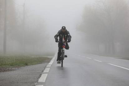 Branitelj na biciklu dolazi iz Osijeka u Vukovar na obilježavanje Dana sjećanja na žrtvu Vukovara