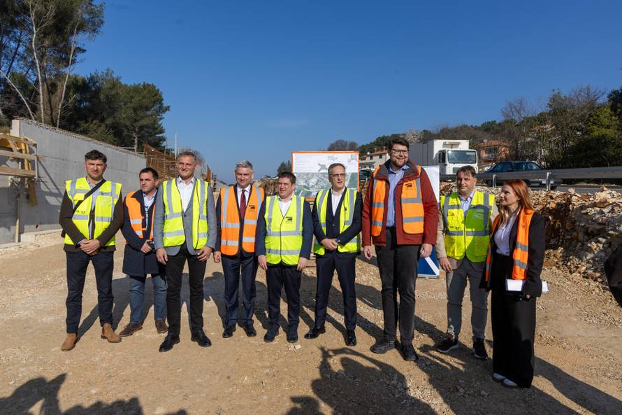 Pula: Ministar Butković obišao je gradilište cesta DC66 i DC75 na dionici Veli vrh-Pula