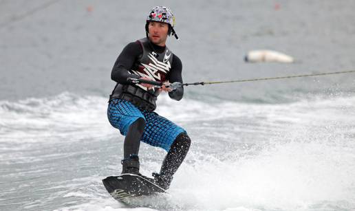 Uspio je! Na wakeboardu 'doskijao' je do Guinnessa