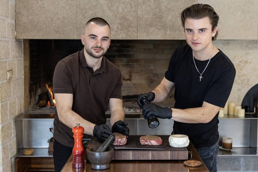 Pore&ccaron;: Bra&cacute;a Ivan i Dominik najmla&dstrok;i majstori steakova u dr&zcaron;avi