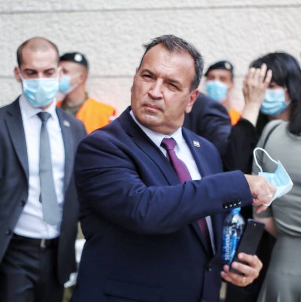 Ovako je bilo na 25. obljetnicu Oluje: Plenki i Zoka se rukuju, Banožić, Beroš... Svi su tamo