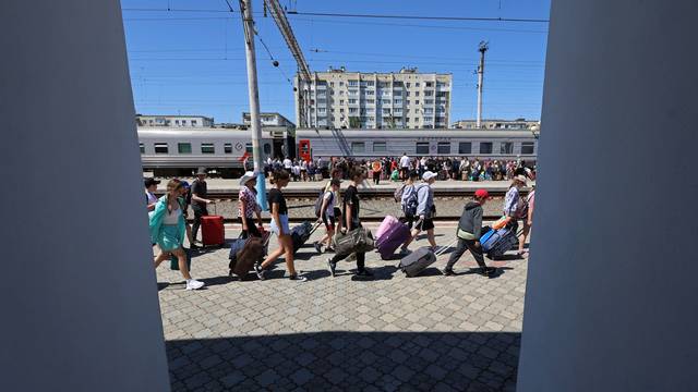 Children from from Russia's Belgorod Region arrive in Crimea